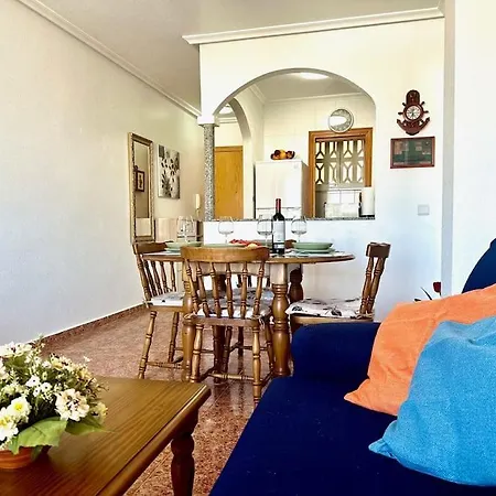 Cozy 350 Meters From The Beach. Apartamento *