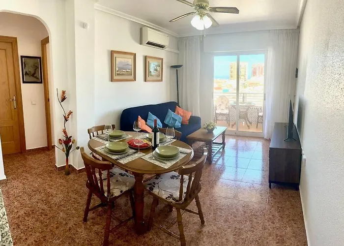 Cozy 350 Meters From The Beach. * טורבייחה