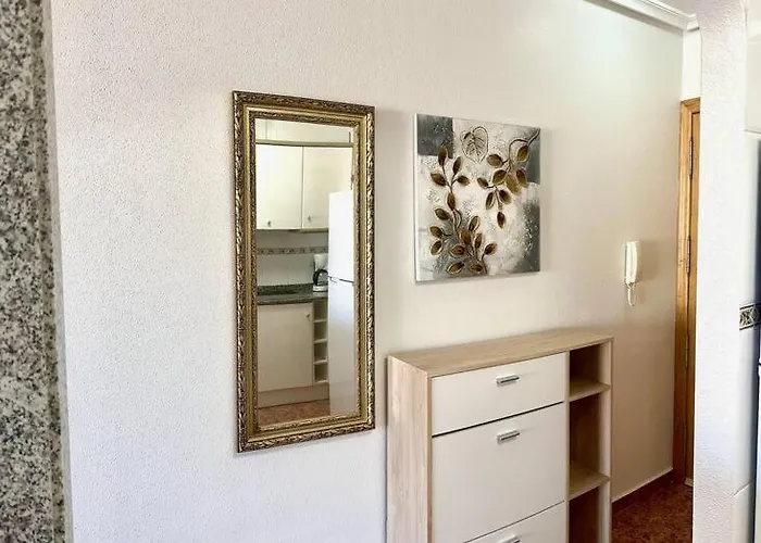 Cozy 350 Meters From The Beach. * טורבייחה