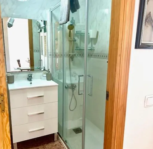 Cozy 350 Meters From The Beach. * טורבייחה
