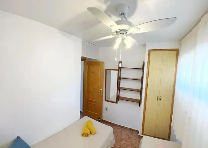 דירה Cozy 350 Meters From The Beach. טורבייחה