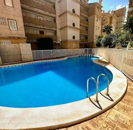 Cozy 350 Meters From The Beach. טורבייחה