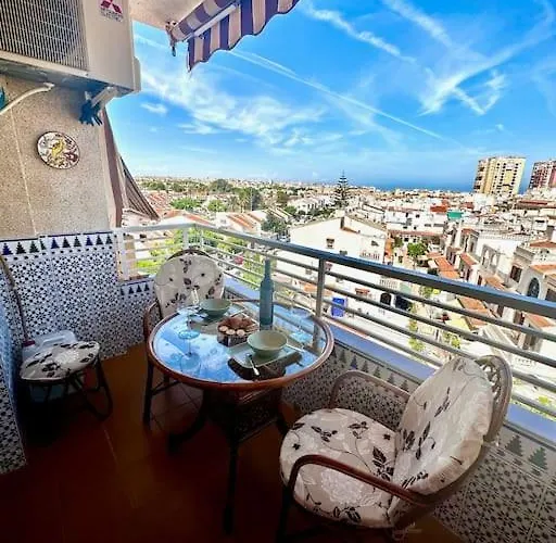 Cozy 350 Meters From The Beach. דירה