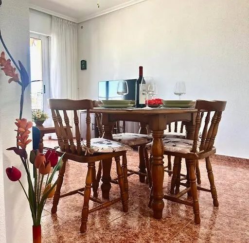 דירה Cozy 350 Meters From The Beach. טורבייחה