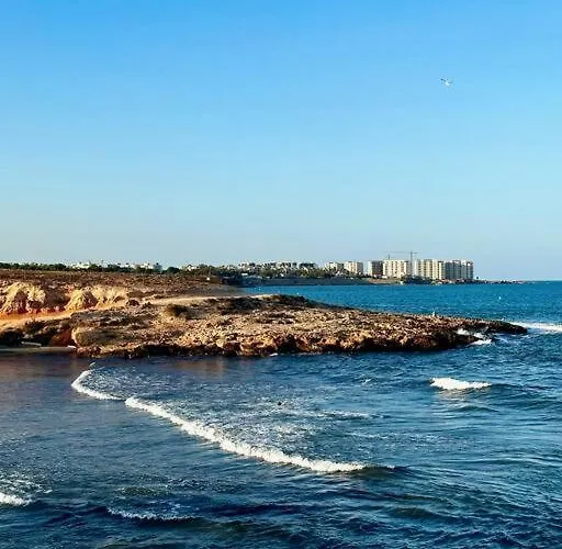 Cozy 350 Meters From The Beach.